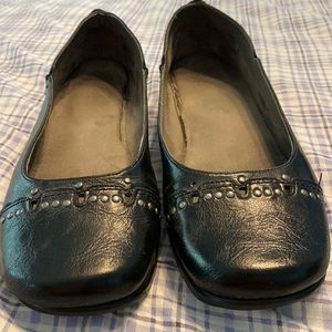 Black A2 Aerosoles flats size 8